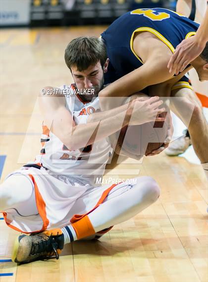 Thumbnail 2 in Half Moon Bay vs. Soquel (Warriors Nor-Cal Invitational) photogallery.