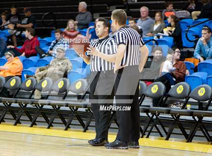 Thumbnail 3 in Half Moon Bay vs. Soquel (Warriors Nor-Cal Invitational) photogallery.