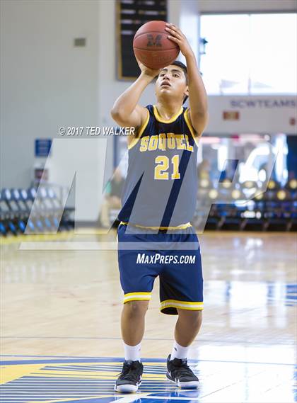 Thumbnail 3 in Half Moon Bay vs. Soquel (Warriors Nor-Cal Invitational) photogallery.