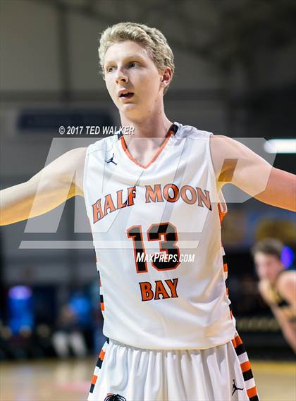 Thumbnail 3 in Half Moon Bay vs. Soquel (Warriors Nor-Cal Invitational) photogallery.