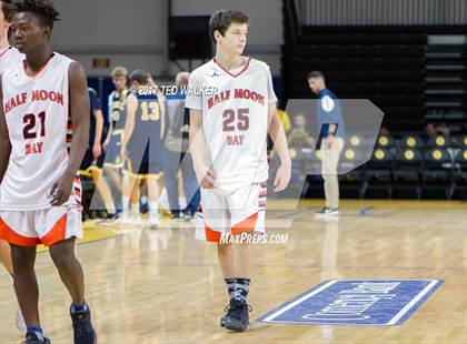 Thumbnail 3 in Half Moon Bay vs. Soquel (Warriors Nor-Cal Invitational) photogallery.