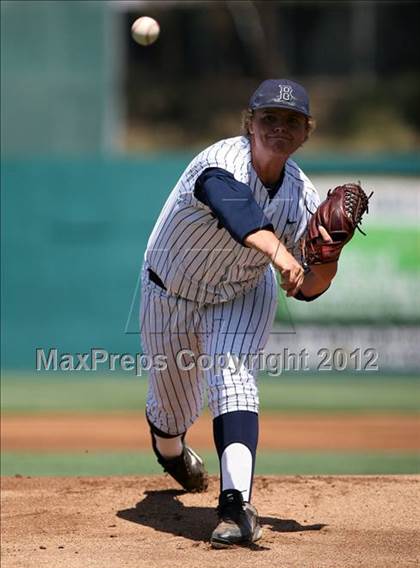 Thumbnail 3 in Temecula Valley vs. Vista Murrieta photogallery.