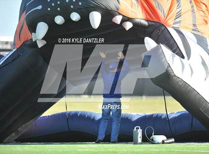 Thumbnail 2 in Bonham vs Wills Point (4A Division 2 Region 2 bi-district) photogallery.