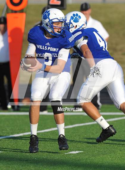 Thumbnail 1 in Bonham vs Wills Point (4A Division 2 Region 2 bi-district) photogallery.