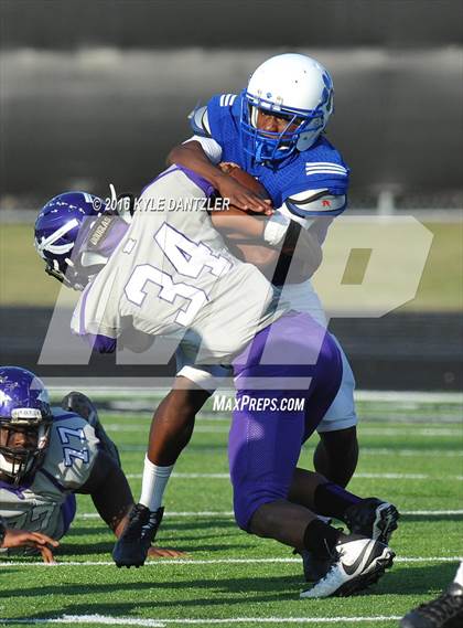 Thumbnail 2 in Bonham vs Wills Point (4A Division 2 Region 2 bi-district) photogallery.