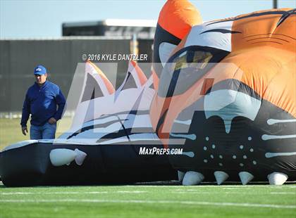 Thumbnail 3 in Bonham vs Wills Point (4A Division 2 Region 2 bi-district) photogallery.