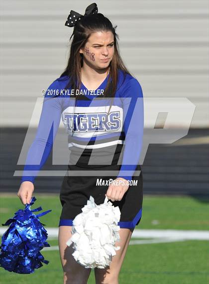 Thumbnail 1 in Bonham vs Wills Point (4A Division 2 Region 2 bi-district) photogallery.