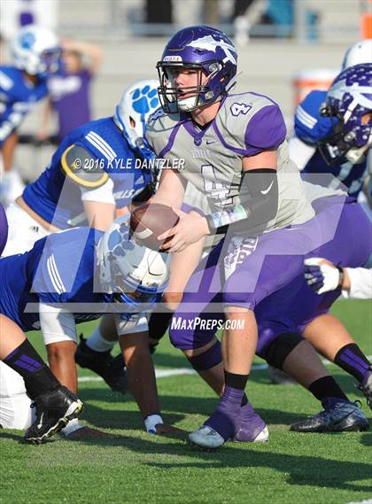 Thumbnail 1 in Bonham vs Wills Point (4A Division 2 Region 2 bi-district) photogallery.