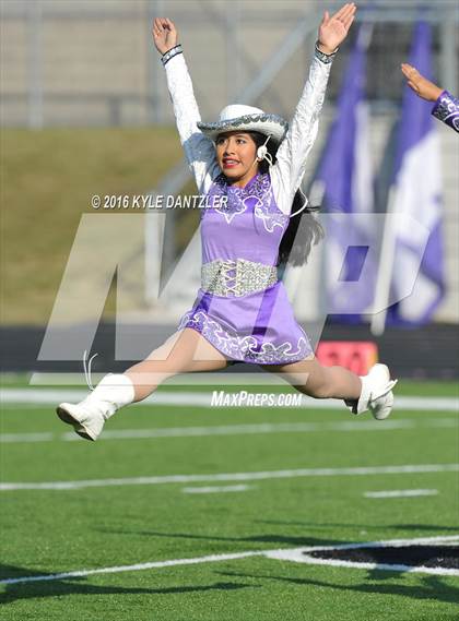 Thumbnail 2 in Bonham vs Wills Point (4A Division 2 Region 2 bi-district) photogallery.