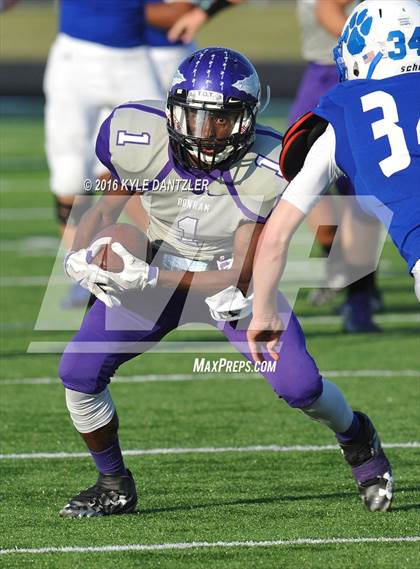 Thumbnail 2 in Bonham vs Wills Point (4A Division 2 Region 2 bi-district) photogallery.