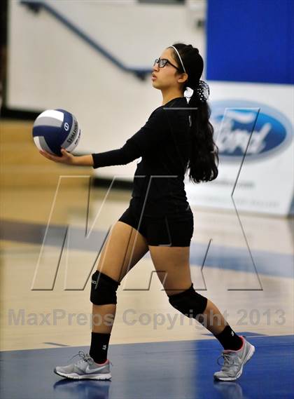 Thumbnail 3 in Bishop Conaty-Loretto vs Pomona Catholic (CIF SS D5AA Final) photogallery.