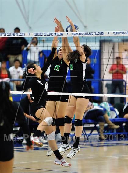 Thumbnail 1 in Bishop Conaty-Loretto vs Pomona Catholic (CIF SS D5AA Final) photogallery.