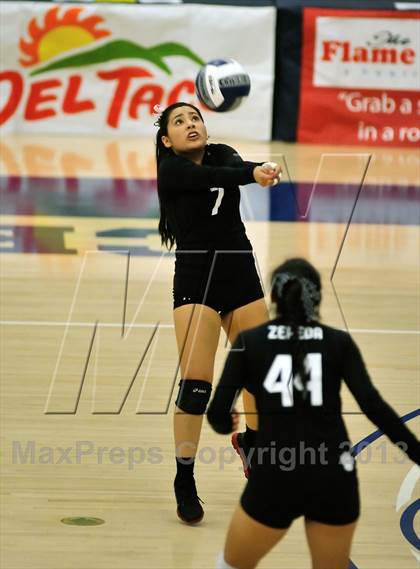 Thumbnail 2 in Bishop Conaty-Loretto vs Pomona Catholic (CIF SS D5AA Final) photogallery.