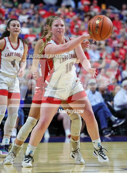 Thumbnail 2 in Holliday vs. Columbus (UIL 3A Basketball State Semifinal) photogallery.