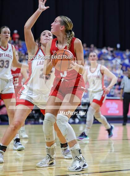 Thumbnail 3 in Holliday vs. Columbus (UIL 3A Basketball State Semifinal) photogallery.