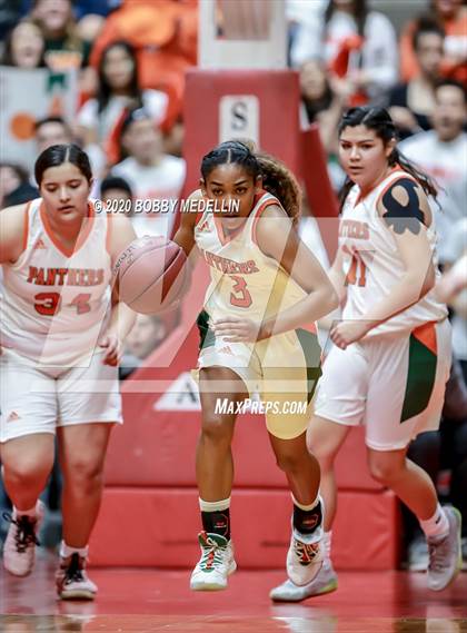 Thumbnail 2 in Arvin vs. Porterville (CIF D3 Central Section Championship) photogallery.