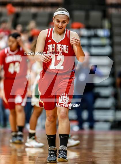 Thumbnail 3 in Arvin vs. Porterville (CIF D3 Central Section Championship) photogallery.