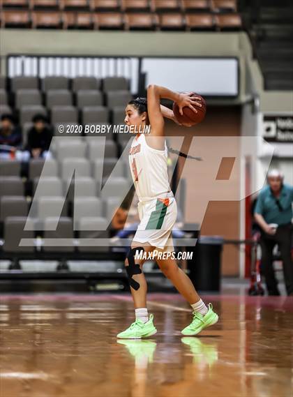 Thumbnail 1 in Arvin vs. Porterville (CIF D3 Central Section Championship) photogallery.