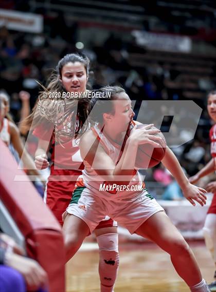 Thumbnail 1 in Arvin vs. Porterville (CIF D3 Central Section Championship) photogallery.