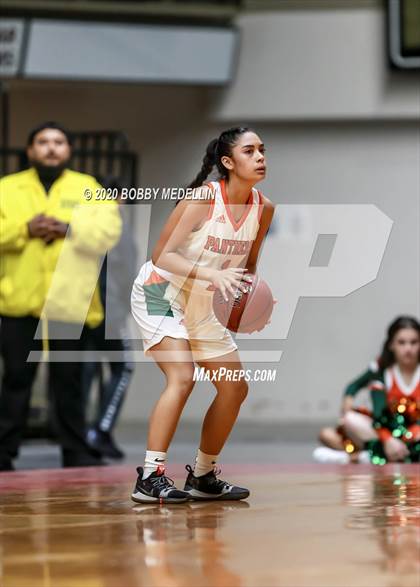 Thumbnail 1 in Arvin vs. Porterville (CIF D3 Central Section Championship) photogallery.