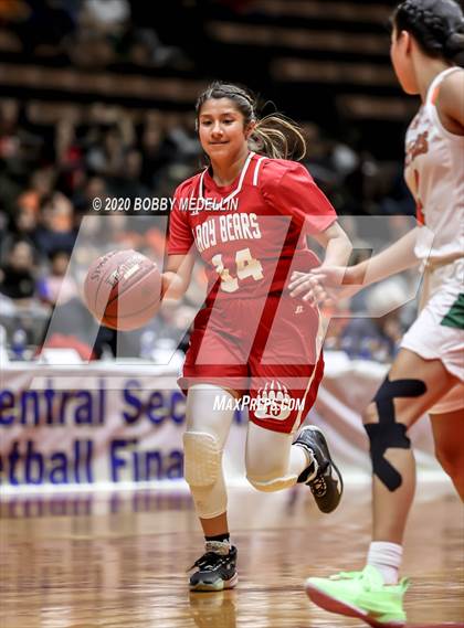 Thumbnail 3 in Arvin vs. Porterville (CIF D3 Central Section Championship) photogallery.