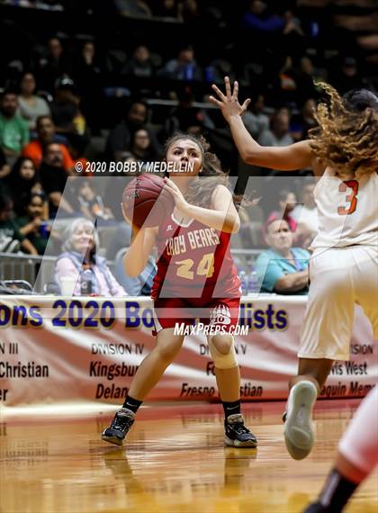 Thumbnail 1 in Arvin vs. Porterville (CIF D3 Central Section Championship) photogallery.