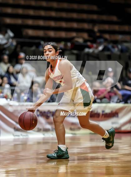 Thumbnail 3 in Arvin vs. Porterville (CIF D3 Central Section Championship) photogallery.