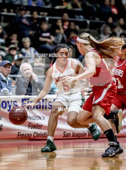 Thumbnail 1 in Arvin vs. Porterville (CIF D3 Central Section Championship) photogallery.