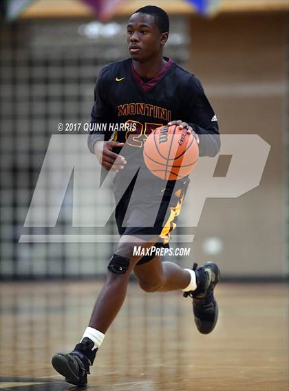 Thumbnail 2 in Montini Catholic @ Chicago Mt. Carmel photogallery.