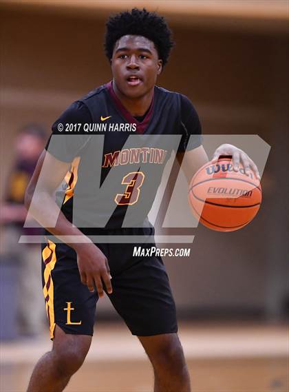 Thumbnail 2 in Montini Catholic @ Chicago Mt. Carmel photogallery.