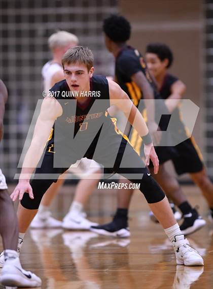 Thumbnail 3 in Montini Catholic @ Chicago Mt. Carmel photogallery.