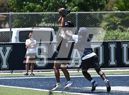 Thumbnail 3 in St. John Bosco vs. Servite (Brave 8 Invitational) photogallery.