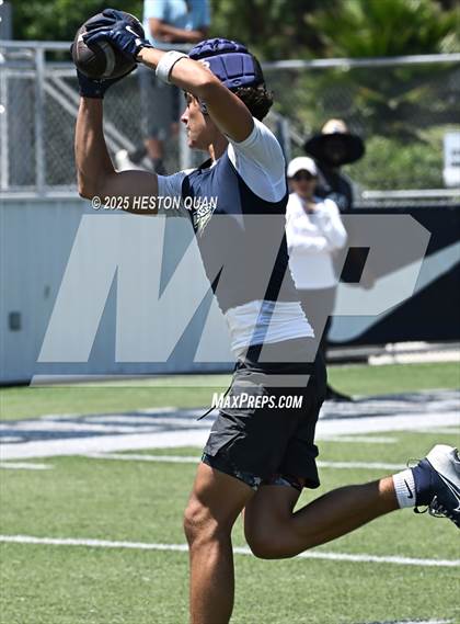 Thumbnail 3 in St. John Bosco vs. Servite (Brave 8 Invitational) photogallery.