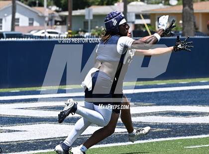 Thumbnail 1 in St. John Bosco vs. Servite (Brave 8 Invitational) photogallery.