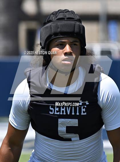 Thumbnail 3 in St. John Bosco vs. Servite (Brave 8 Invitational) photogallery.