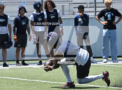 Thumbnail 3 in St. John Bosco vs. Servite (Brave 8 Invitational) photogallery.