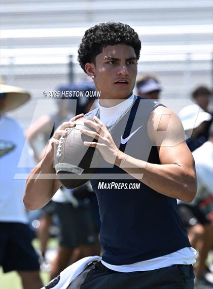 Thumbnail 3 in St. John Bosco vs. Servite (Brave 8 Invitational) photogallery.