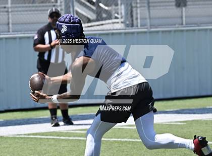 Thumbnail 2 in St. John Bosco vs. Servite (Brave 8 Invitational) photogallery.