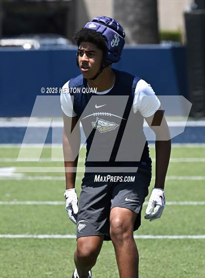 Thumbnail 2 in St. John Bosco vs. Servite (Brave 8 Invitational) photogallery.