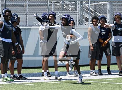 Thumbnail 1 in St. John Bosco vs. Servite (Brave 8 Invitational) photogallery.