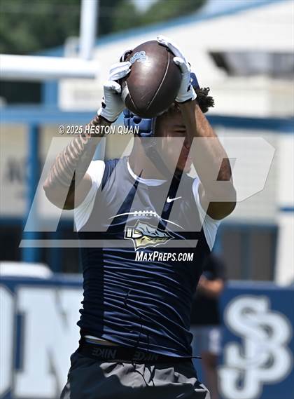 Thumbnail 1 in St. John Bosco vs. Servite (Brave 8 Invitational) photogallery.