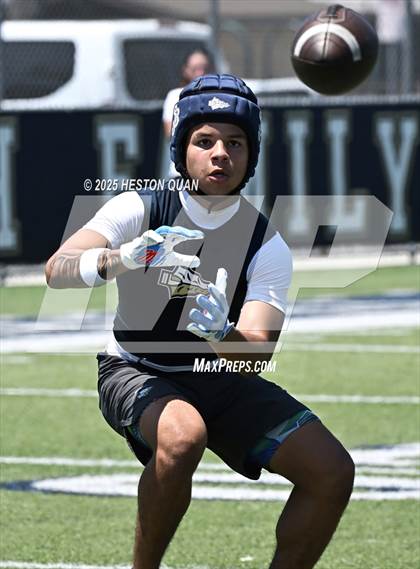 Thumbnail 3 in St. John Bosco vs. Servite (Brave 8 Invitational) photogallery.
