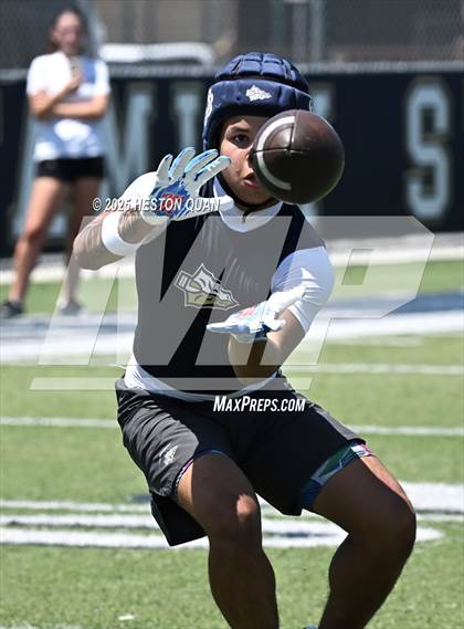 Thumbnail 1 in St. John Bosco vs. Servite (Brave 8 Invitational) photogallery.