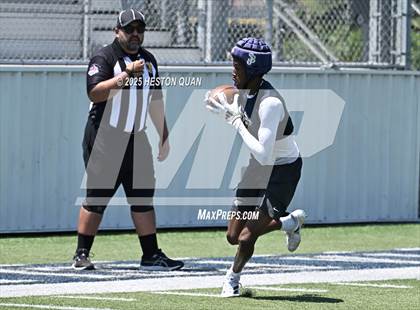 Thumbnail 1 in St. John Bosco vs. Servite (Brave 8 Invitational) photogallery.