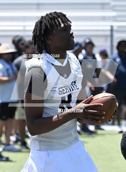 Thumbnail 2 in St. John Bosco vs. Servite (Brave 8 Invitational) photogallery.