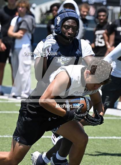 Thumbnail 2 in St. John Bosco vs. Servite (Brave 8 Invitational) photogallery.