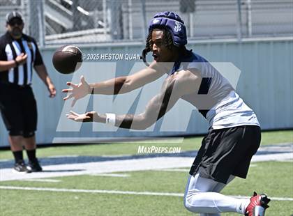 Thumbnail 3 in St. John Bosco vs. Servite (Brave 8 Invitational) photogallery.