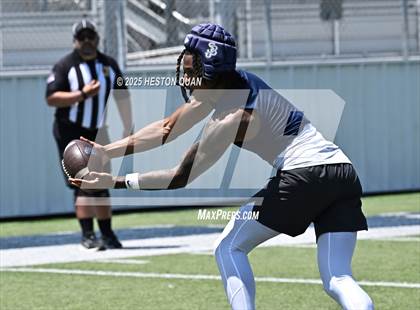 Thumbnail 1 in St. John Bosco vs. Servite (Brave 8 Invitational) photogallery.