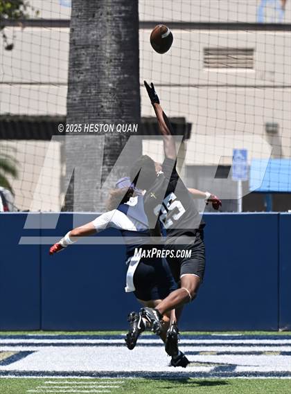 Thumbnail 3 in St. John Bosco vs. Servite (Brave 8 Invitational) photogallery.