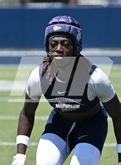 Thumbnail 1 in St. John Bosco vs. Servite (Brave 8 Invitational) photogallery.
